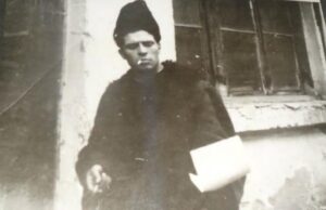 Τρεις Δεκάρες