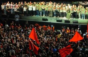 Μια διεθνιστική συνάντηση με μέλη του συγκροτήματος Grup Yorum