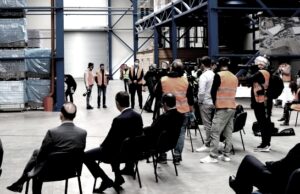 Εσείς με την επαιτεία εμείς με τον κομμουνισμό