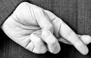 Τα πάντα βεβήλωσαν. Στο Κιλελέρ θα κολλήσουν;