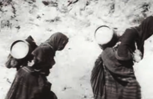 Ανάμεσα τρεις θάλασσες