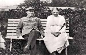 Ν. Κρούπσκαγια: Να διδασκόμαστε όπως ο Λένιν