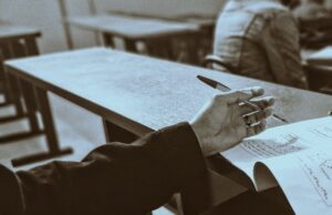 Μερικές σκέψεις για την παραίτηση του καθηγητή των ΕΠΑΛ