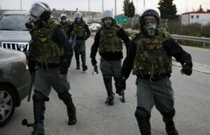 «Έβαζαν τα σκυλιά τους να μας κατουρήσουν»