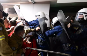 Αλληλεγγύη στους εποχικούς πυροσβέστες