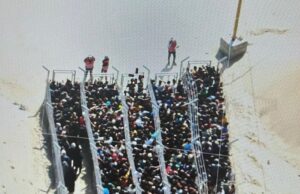 Μπορούν να μοιράζουν ψωμί αυτοί που προκαλούν τον λιμό;