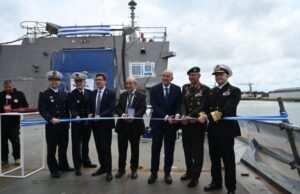 Χαστούκια, ταρατατζούμ και γιουροστεντόν