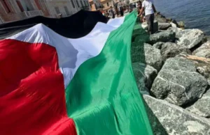 Στη Σύρο, στη Ρόδο και παντού δύο οι Ελλάδες