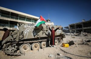 Όλοι/ες στις προβλήτες 2 και 3 στο λιμάνι του Πειραιά, 14/07, 6.30 πμ! Καμία συνενοχή με το κράτος δολοφόνο του Ισραήλ!