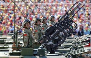 Ο κινέζικος δράκος προειδοποιεί άπαντες…