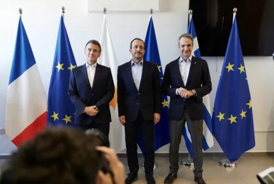 Οι λαοί δεν έχουν ανάγκη από προστάτες