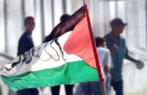 Τζον Μπέργκερ: Οι νεκροί βοηθούν τους ζωντανούς να αντισταθούν στην Παλαιστίνη