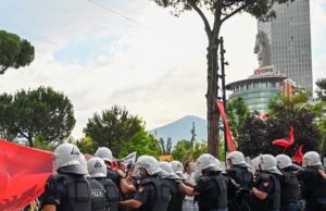 Αλβανία: βροντερό όχι στο ξεπούλημα της γης