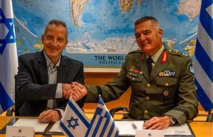 Η χώρα στα χέρια των προστατών και της υποτέλειας
